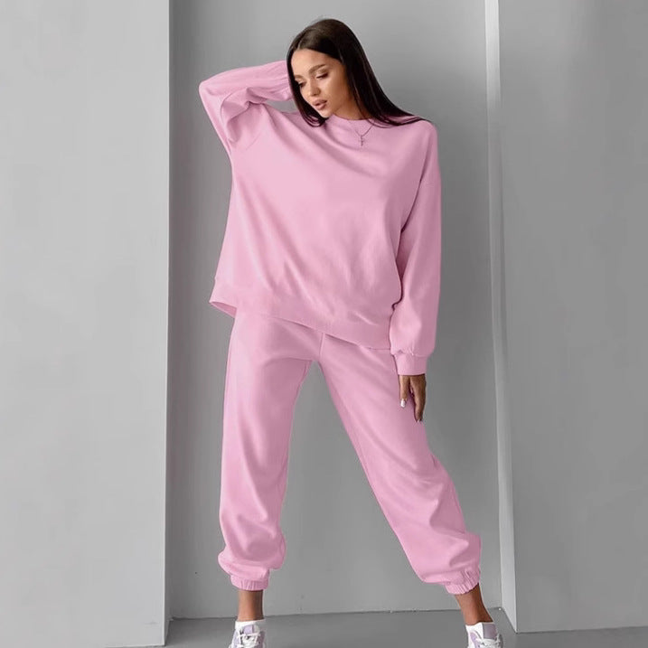 Dame afslappet sweatshirt- og buksesæt med moderne snit og elastiske manchetter Stilla