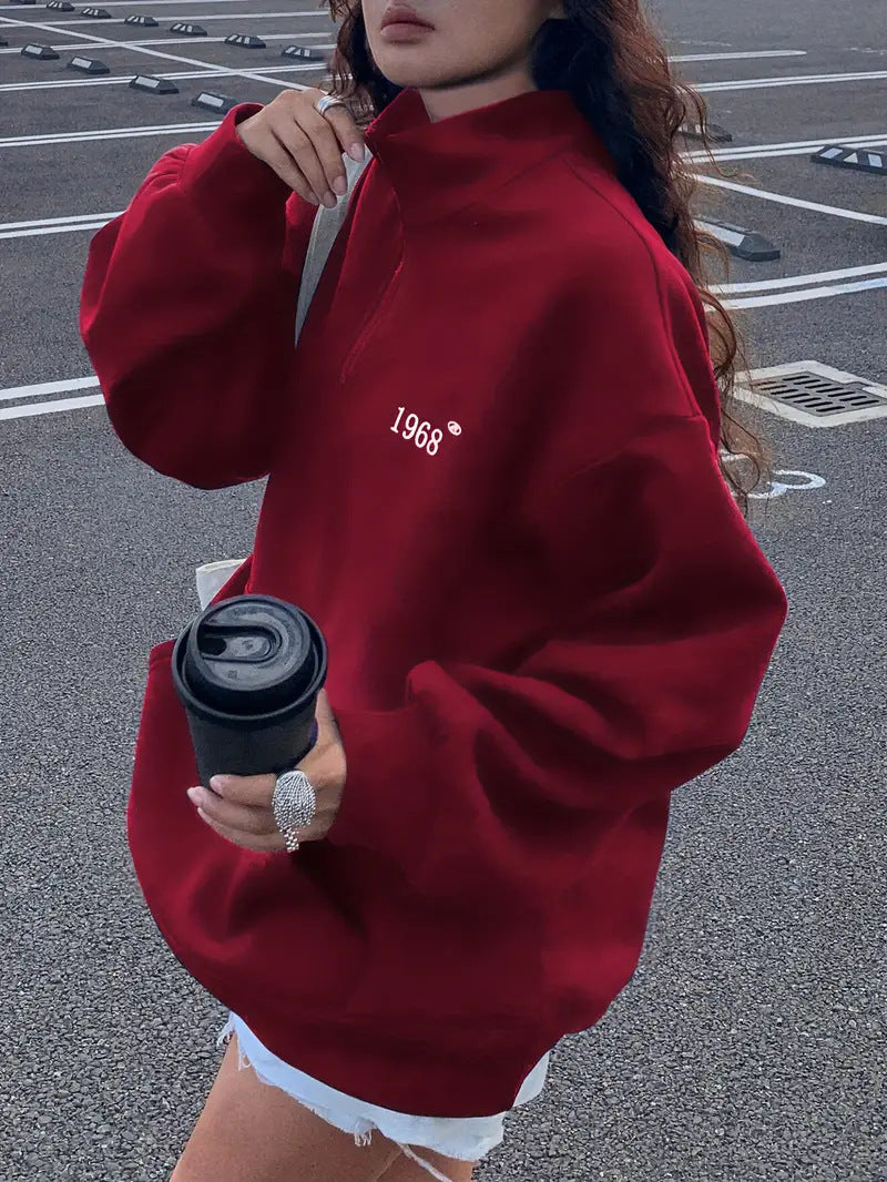 Dame sweatshirt med høj krave og praktisk kanga lomme Skovae