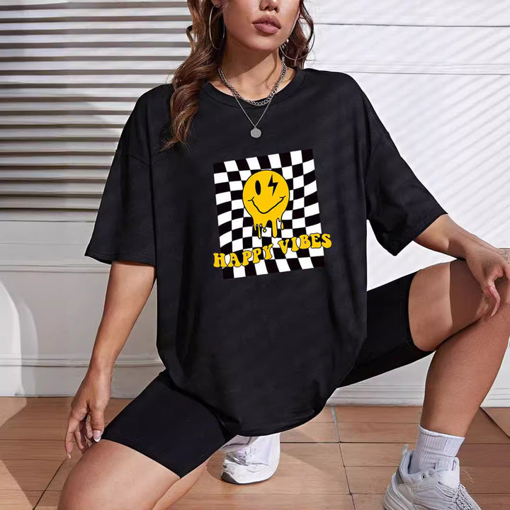 Dame afslappet T-shirt med oversized pasform og kreativt grafikdesign Stilla