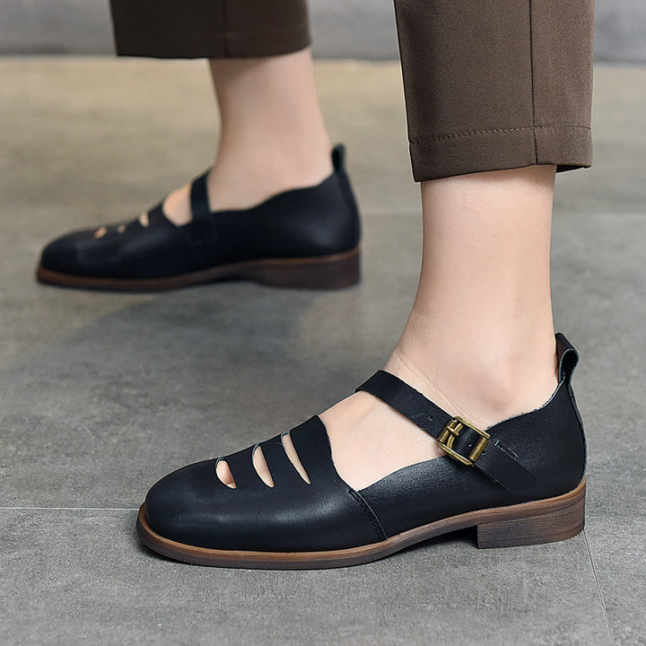 Dame elegante læder-sandaler med spænde Lukning og gennemtrængende design Stilla