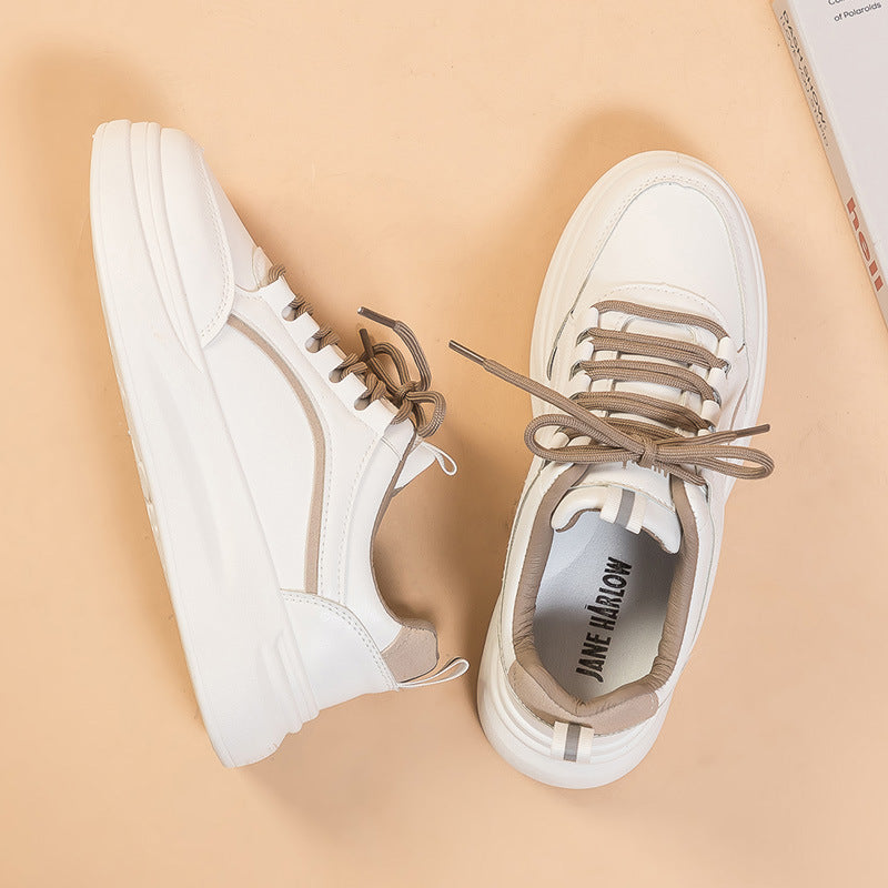 Dame sneakers i sporty-elegant design med skridsikker sål og fremragende dæmpning Stilla