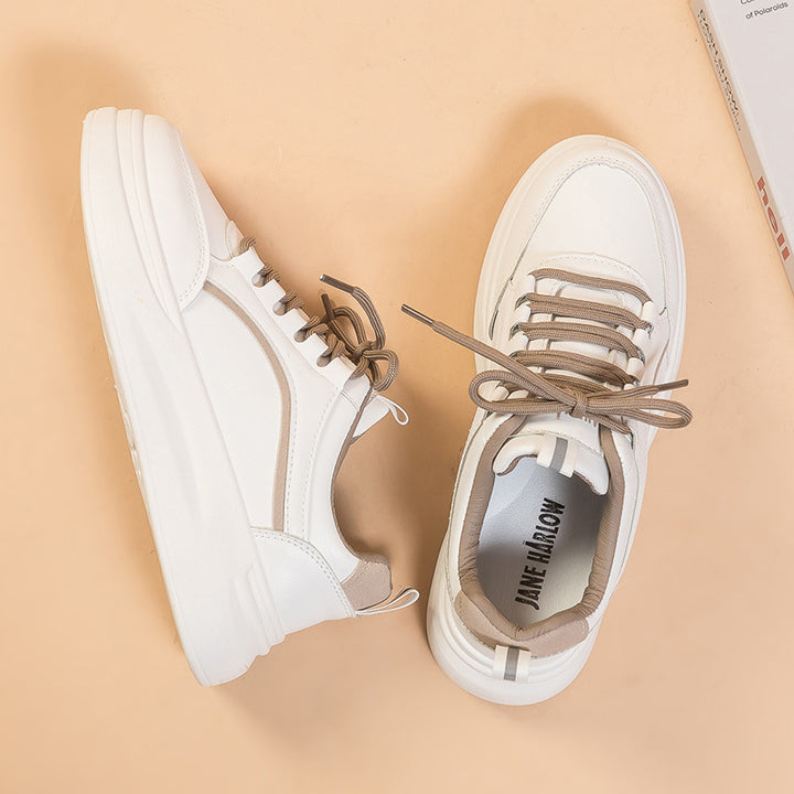 Dame sneakers i sporty-elegant design med skridsikker sål og fremragende dæmpning Stilla