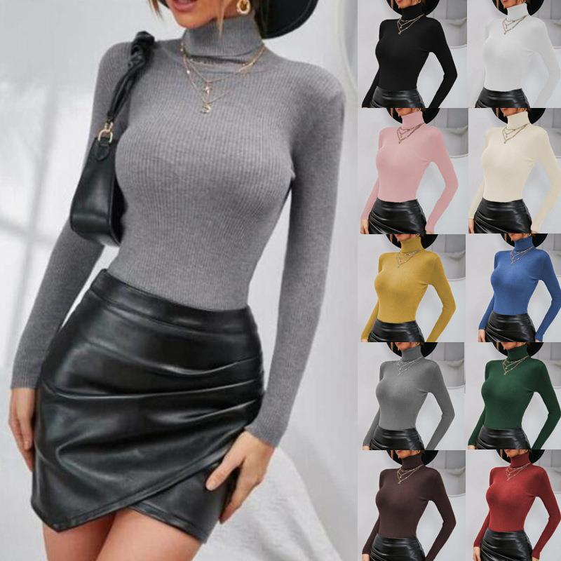 Kvinders højhalset sweater med fin ribbet struktur og fitted skæring Stilla