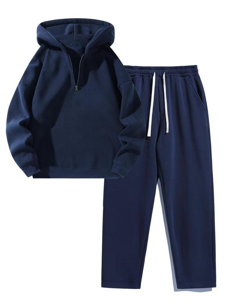 Kvinders sporty hoodie sæt med praktisk zipjakke og komfortable joggingbukser Skovae