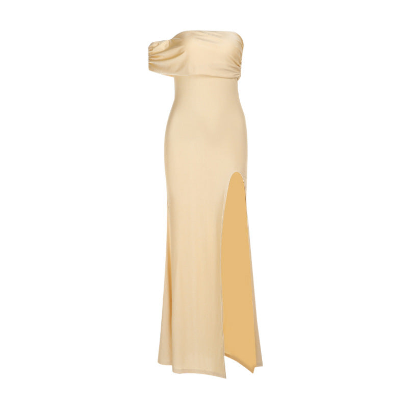 Dame off-shoulder maxikjole med elegant drapering og høj split Skovae