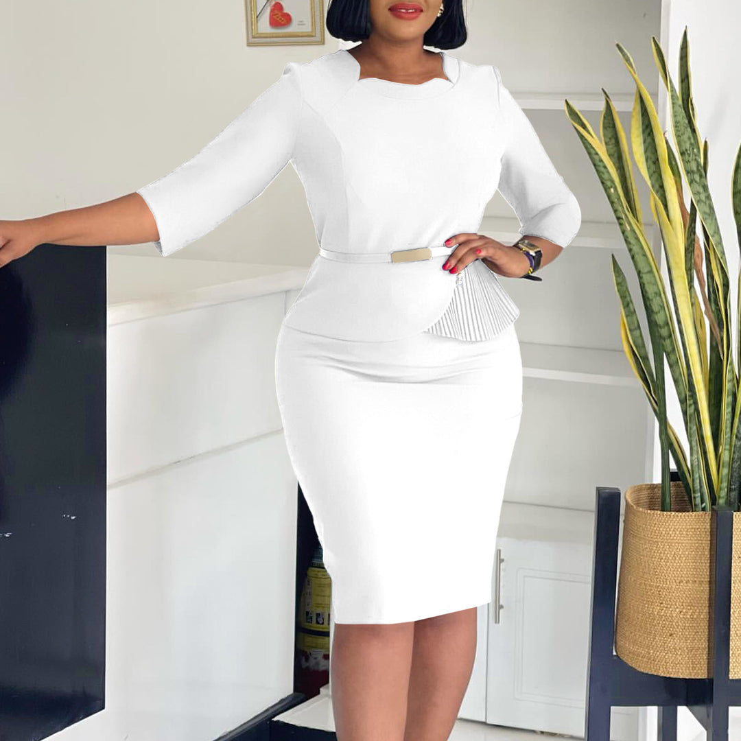Dame Midi-kjole med elegant plissering og figursyet design Stilla