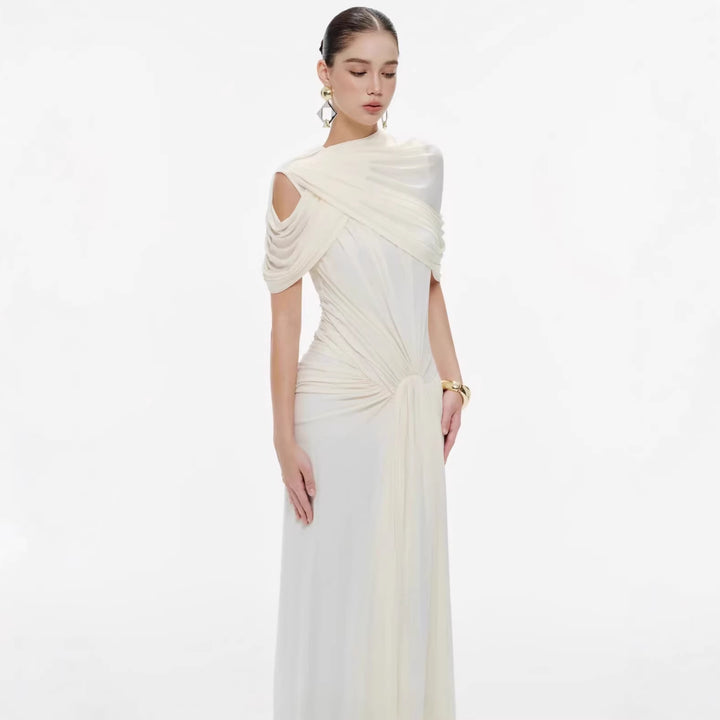 Dame elegant maxikjole med innovative draperingsdetaljer og asymmetrisk overdel Skovae