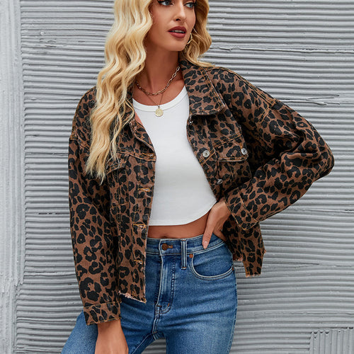 Damejeansjakke i den trendy Leo-design med oversized pasform Stilla