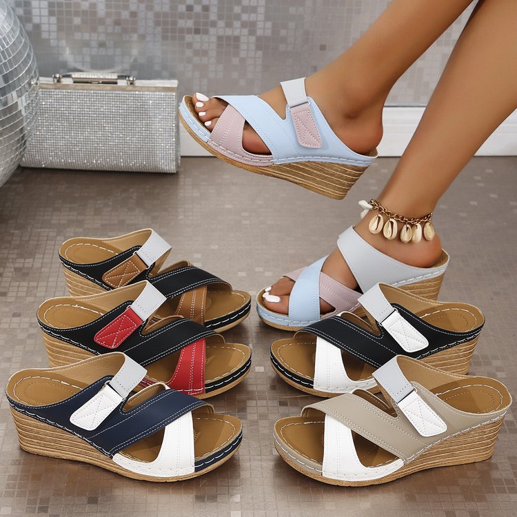 Dame Wedge-sandaler med justerbart remdesign og komfortabel sål Stilla
