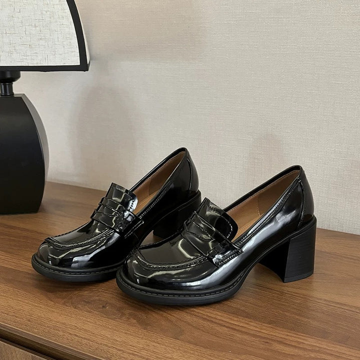 Dame elegante Loafers med højglansoverflade og komfortabel blokhæl Stilla