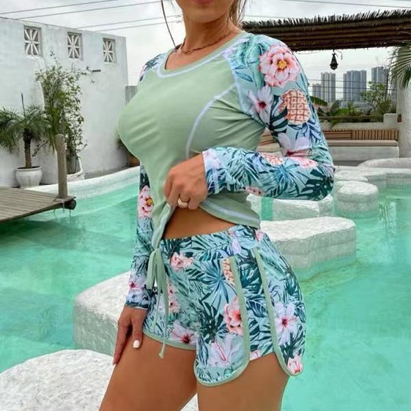 Dame Sporty Langærmet Badetop med blomsterdesign og Shorts Skovae