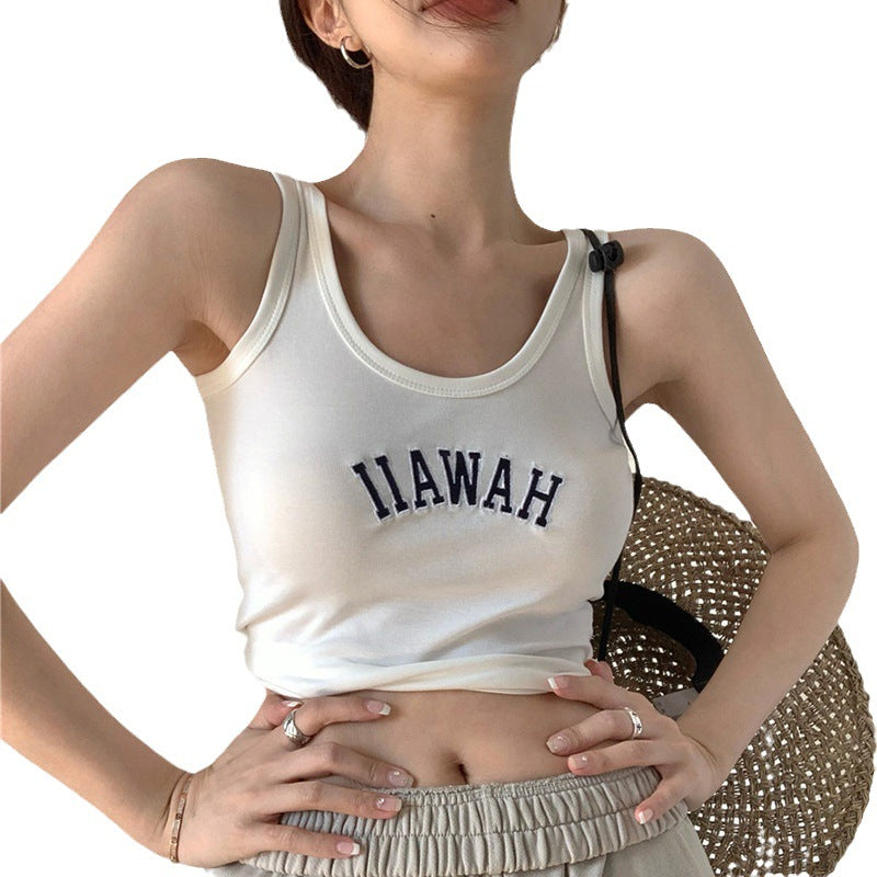 Kvindernes cropped tank top med kreativ lettering og komfortabel pasform
