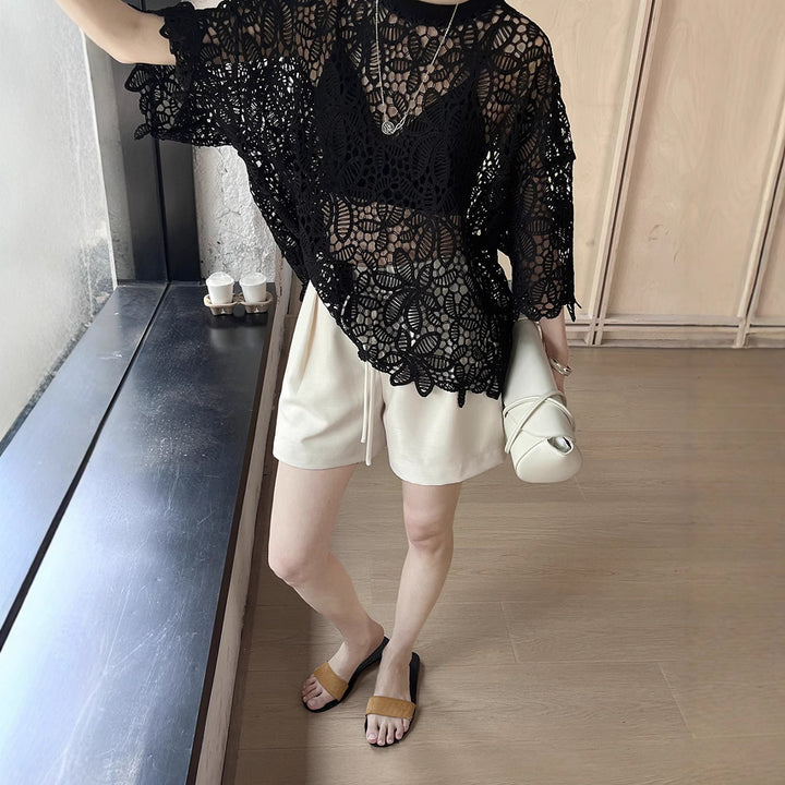 Dame spidsbluse med eksklusive broderier og løse ærmer Stilla