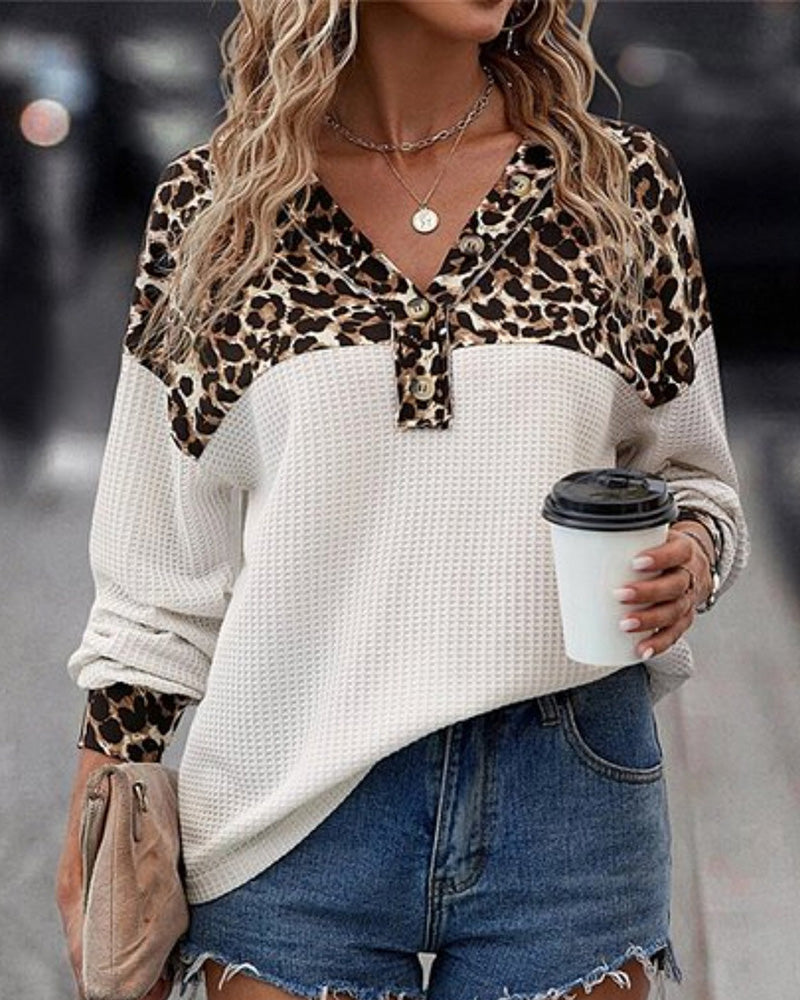 Dame casual top i trendy dyremønster Stilla