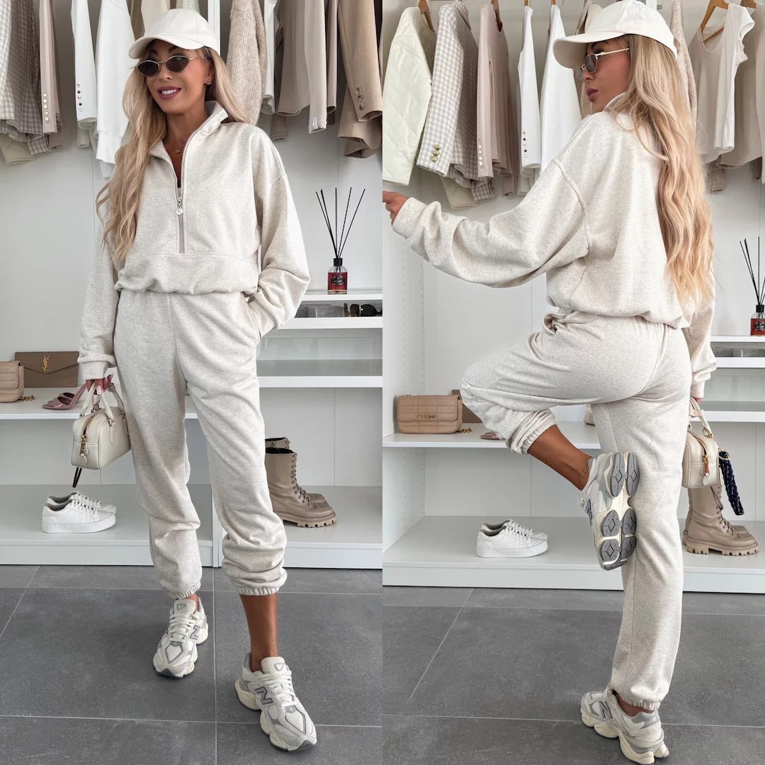 Kvinders trendy sweat suit med halvlange lynlås og elastisk talje Skovae