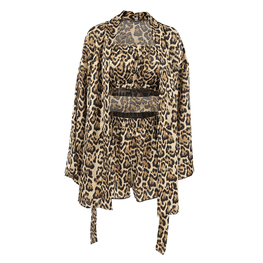 Dame Satin-Kimono-Robe med stilfuldt leopardmønster og bælte Stilla