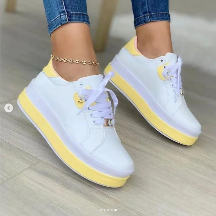Dame Sneakers med moderigtigt plateau-design og åndbart overmateriale Stilla