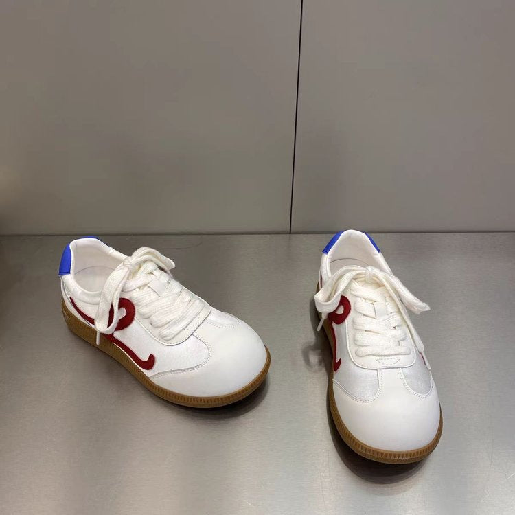 Dame Sneakers med moderne detaljer og behagelig dæmpning Stilla