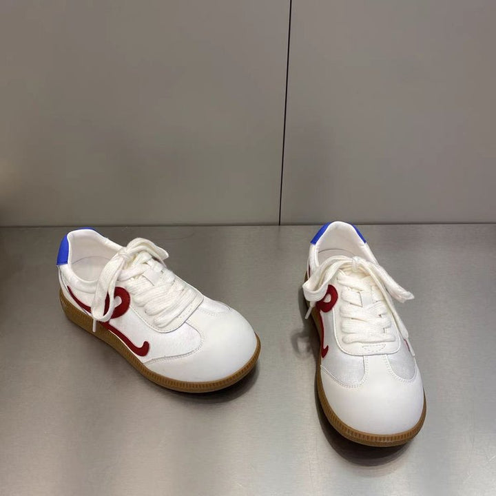 Dame Sneakers med moderne detaljer og behagelig dæmpning Stilla