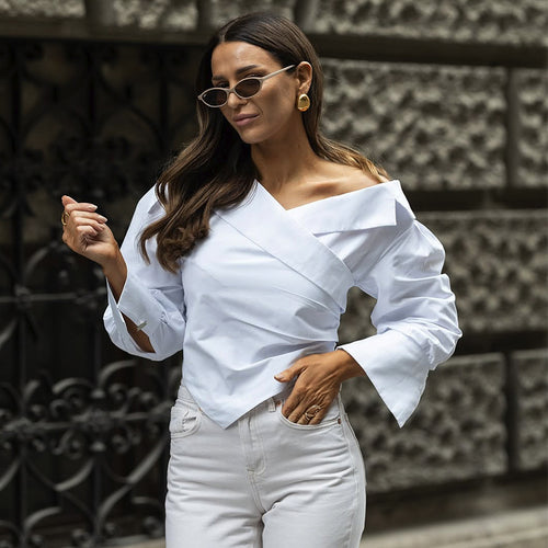 Dame smart asymmetrisk bluse med dekorativt indpakket design og puffærmer Stilla
