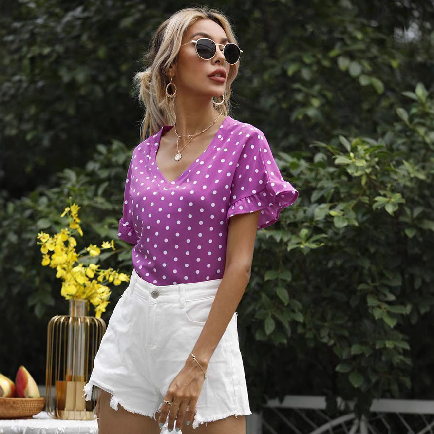 Damebluse med ruffle detaljer og trendy prikmønster Stilla