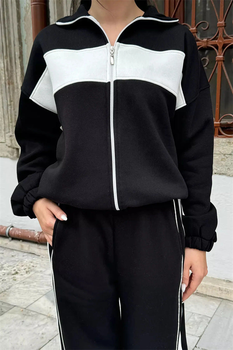 Damer sportswear sæt med høj krave, lynlås og kontrasterende piping Skovae