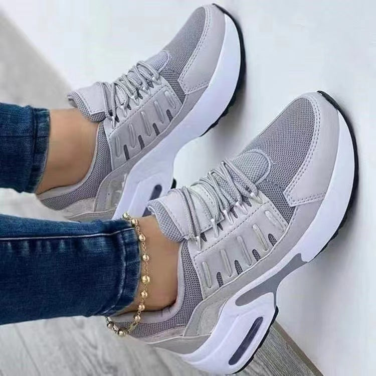Dame Sporty Sneakers med luftig mesh-overflade og farvede accenter Stilla