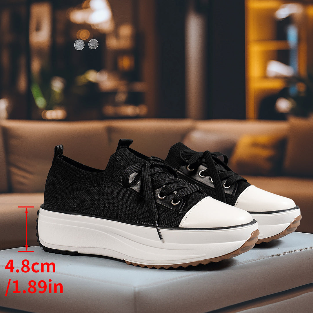 Dame Plateau-Sneakers med åndbart strikoverflade og fleksibelt såleprofil Stilla