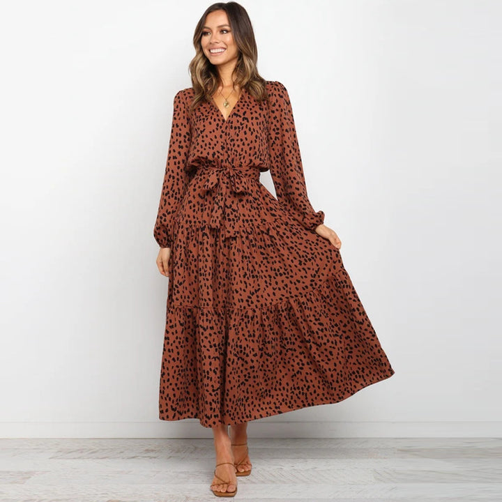 Dame Maxi Wrap Kjole med elegant lagdelt design Stilla