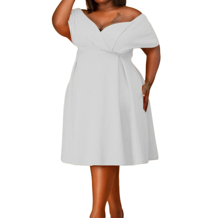 Dame Off-Shoulder Cocktailkjole med elegant indpakningsdesign Stilla