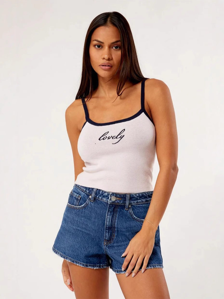 Dame Crop-Top med fint maskestrik og legende skrift Stilla