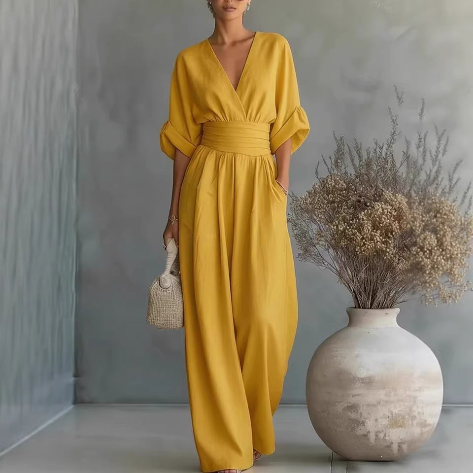 Dame jumpsuit med elegant V-udskæring og bredt ben Skovae