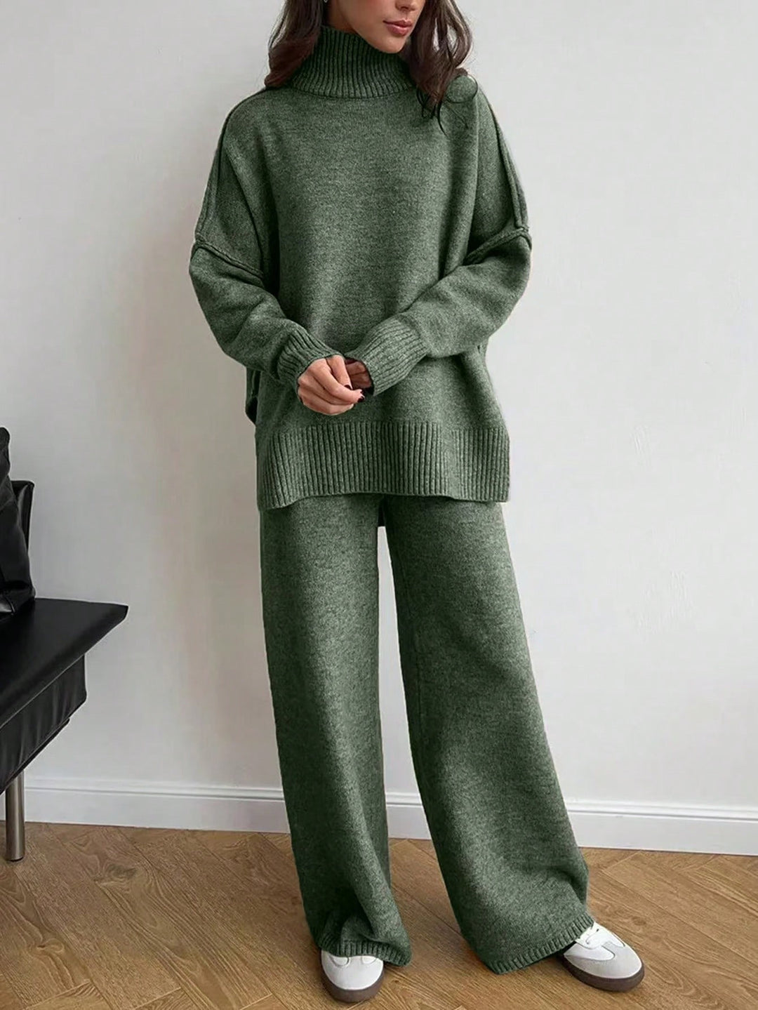 Kvinders hyggelige strikket jumpsuit med høj krave og løs pasform Skovae