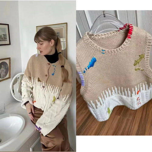 Dame strikket ærmeløs top med kunstnerisk design og farverige broderier Stilla