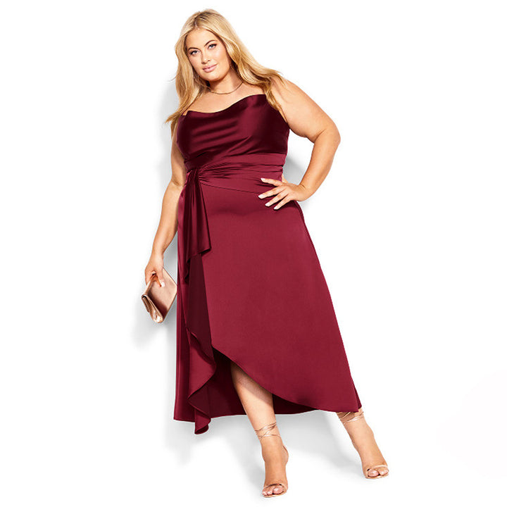 Dame stilfuld asymmetrisk maxikjole med elegant drapering og sidelæg Stilla