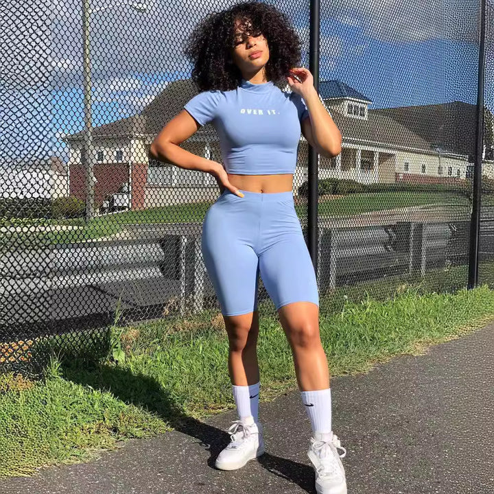Dame Sporty Biker-Sæt med højtstående Crop-Top Stilla