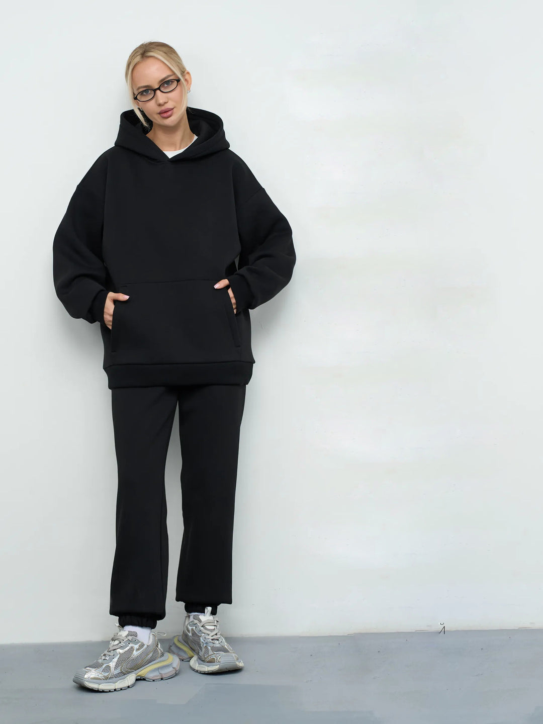 Dame Oversized Hoodie og Behagelige Joggingbukser i Moderne Design