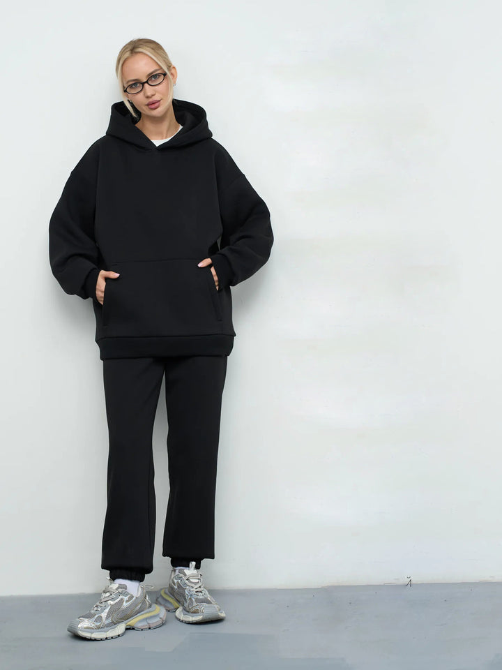 Dame Oversized Hoodie og Behagelige Joggingbukser i Moderne Design