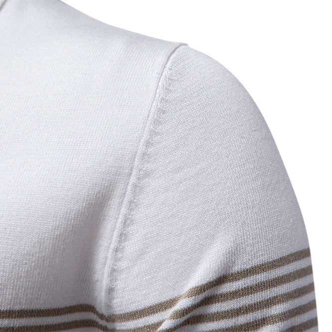 Herrer nan edelt finstrik-polo-shirt med kort metal lynlås, ribbede ærmer og kontrasterede stribebånd Skovae