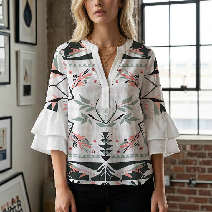Dame afslappet bluse med flæseærmer og botanisk print Skovae
