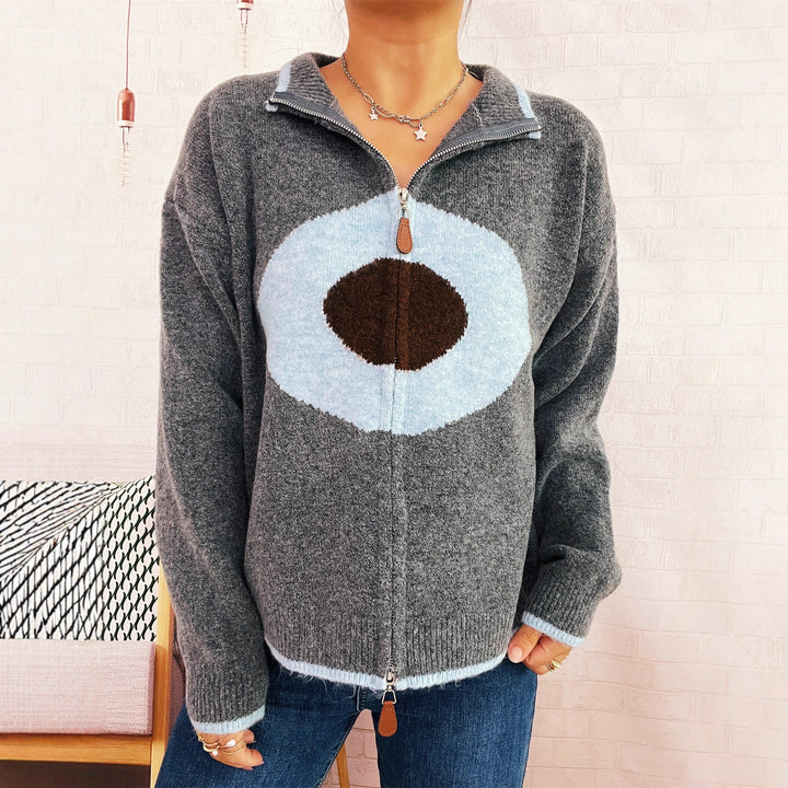 Kvinders hyggelige strikket sweater med lynlås og unikt design Stilla
