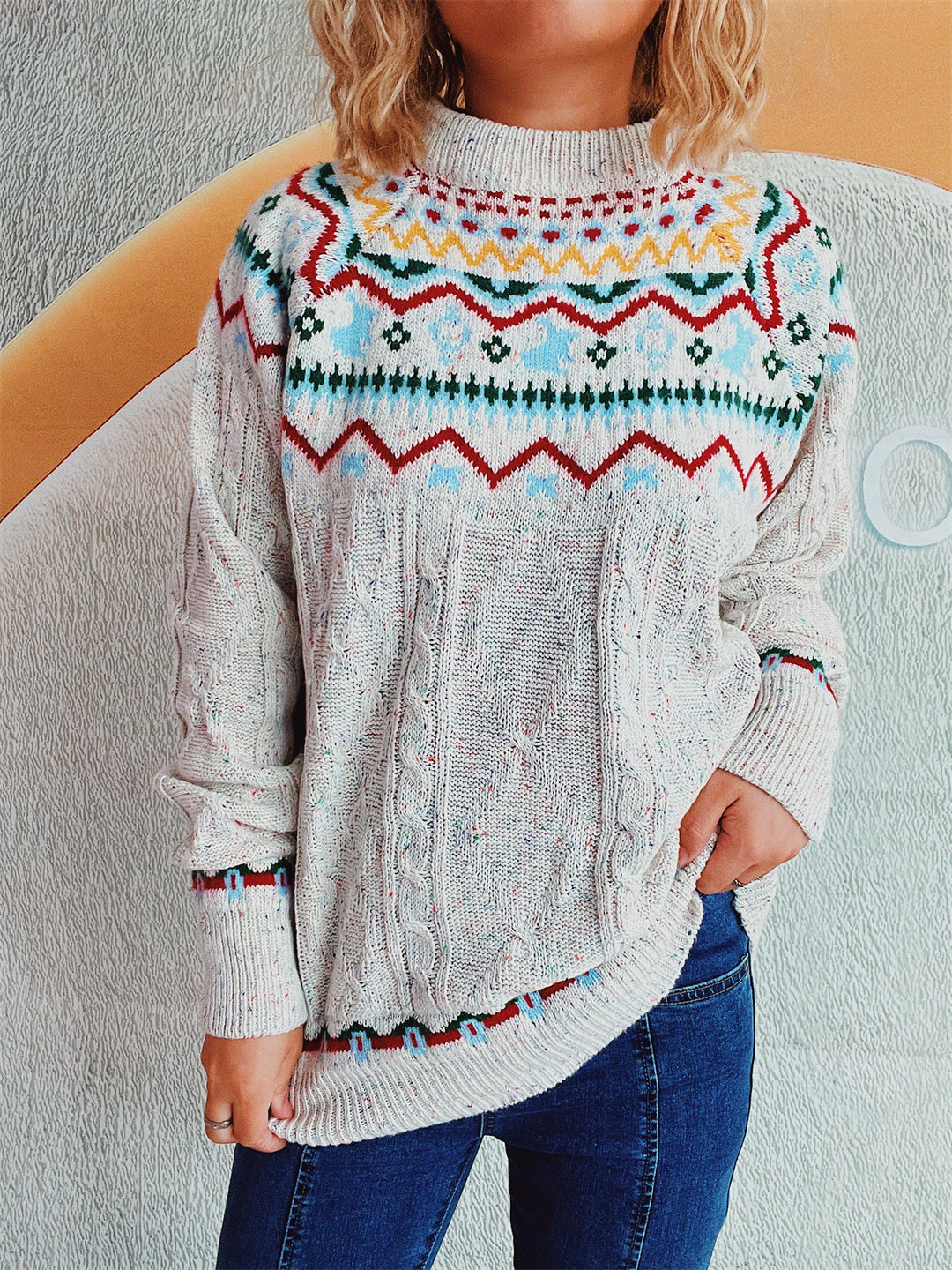 Kvinders strikkede sweater med højhals krave og grafisk design Stilla