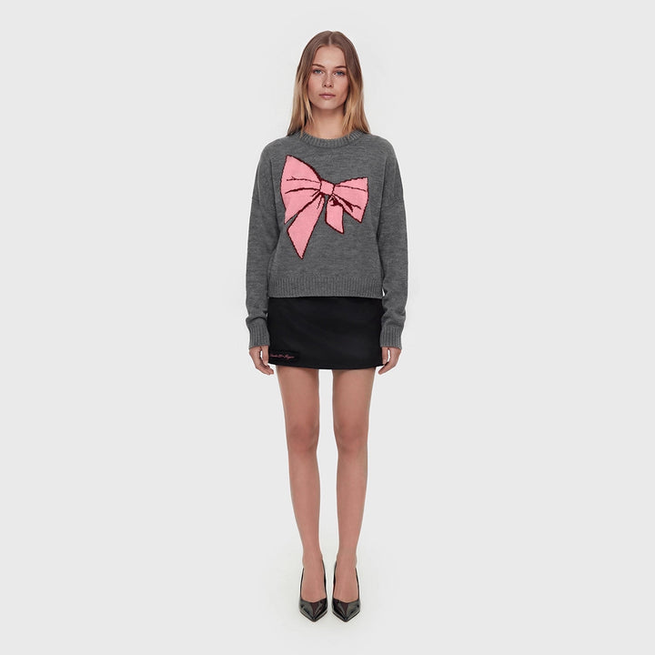 Kvinders sweater med iøjnefaldende sløjfemotiv og komfortabel pasform Stilla