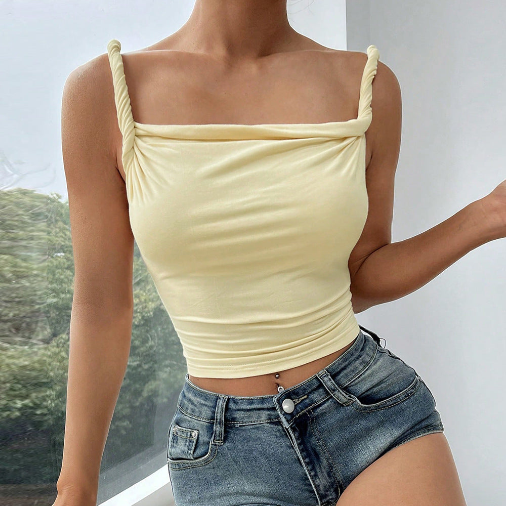 Dame figurformende top med fashionable drapering og off-shoulder design Stilla