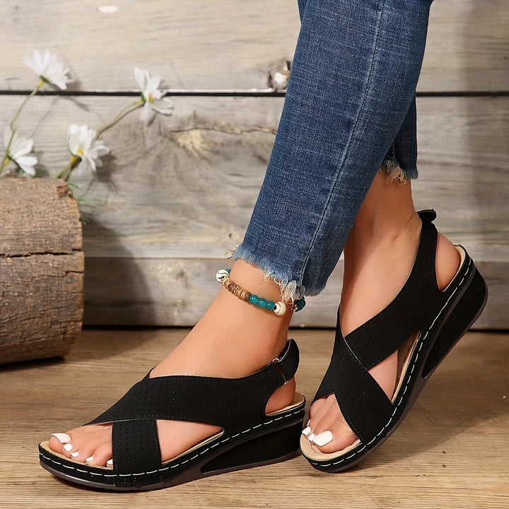 Dame Wedge Sandaler med åndbart design og justerbar strop Stilla