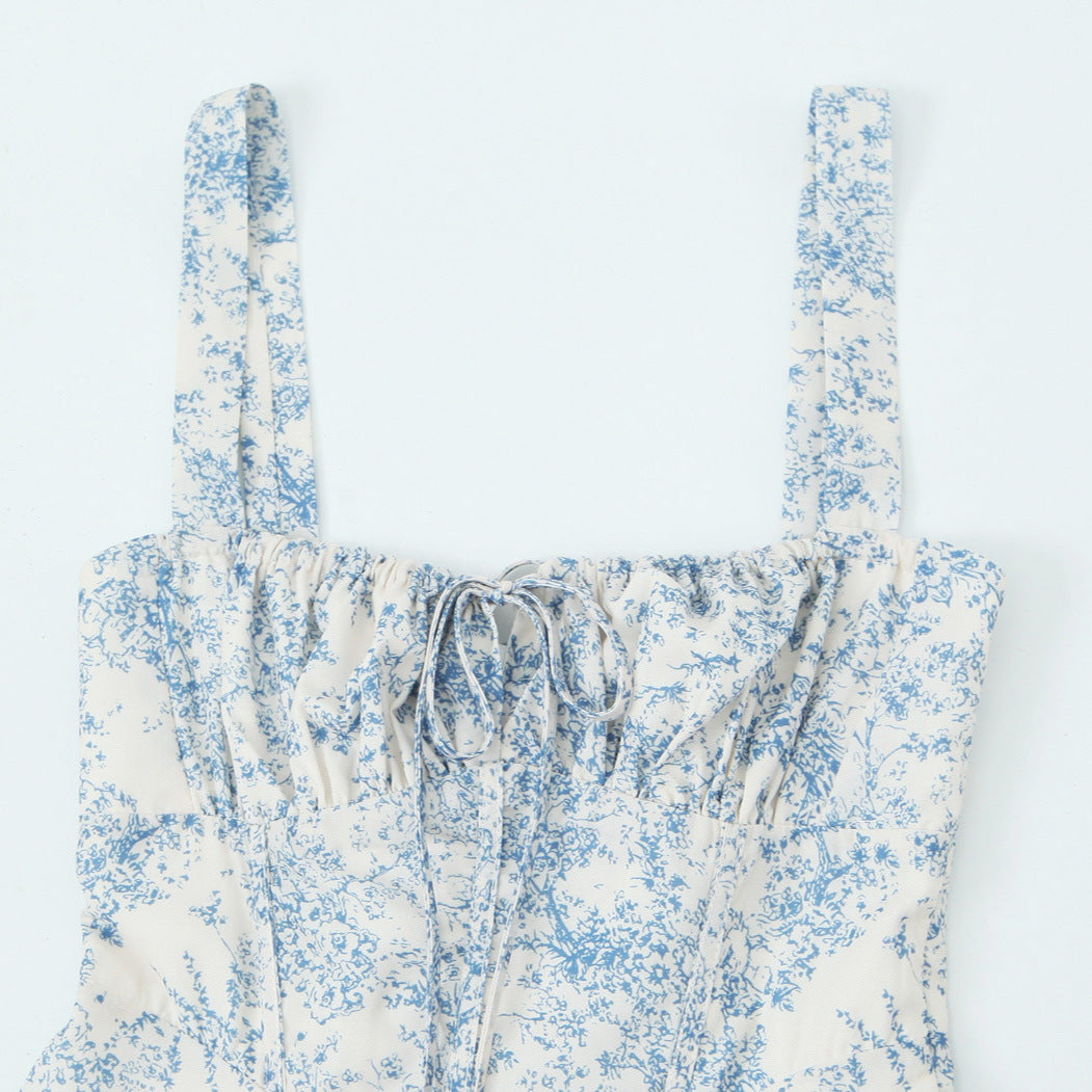 Dame legende sommerkjole med floral mønster og svajende snit Stilla