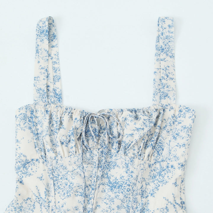 Dame legende sommerkjole med floral mønster og svajende snit Stilla