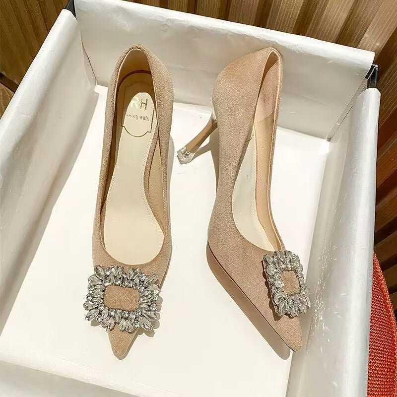 Dame elegante pumps med funklende strassbesætning og moderne design Stilla