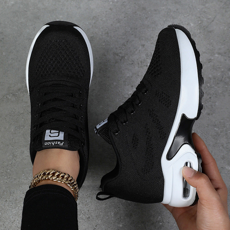 Damer nan Aerobic- og hverdags sneakers med stødabsorberende luftpuff-zone, elastisk strikoverdel og ergonomisk fodseng Skovae