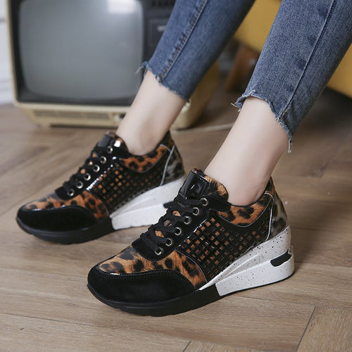 Damer Sneakers med moderne netdesign og glitrende accenter Stilla